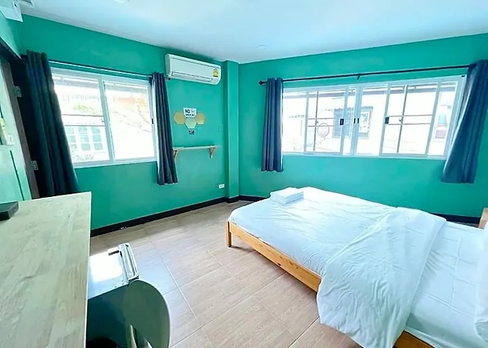 Go The Giant Swing Hotel 3*